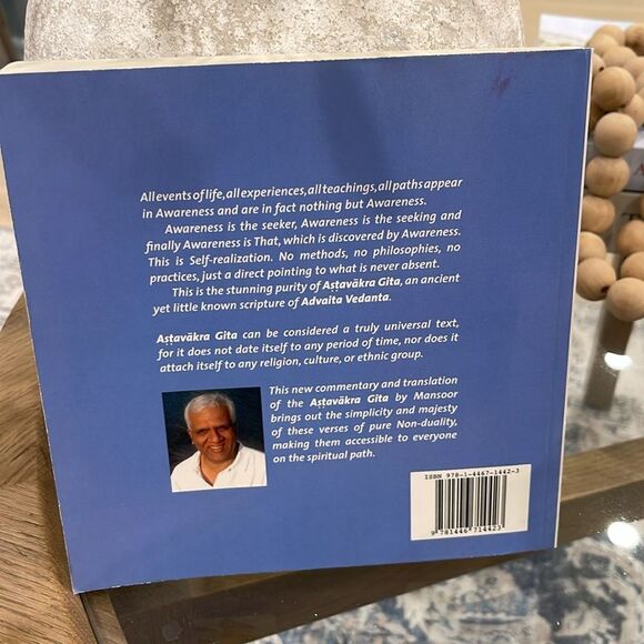 Aṣṭāvakra Gītā Book - Awareness is Everything - Picture 3 of 7